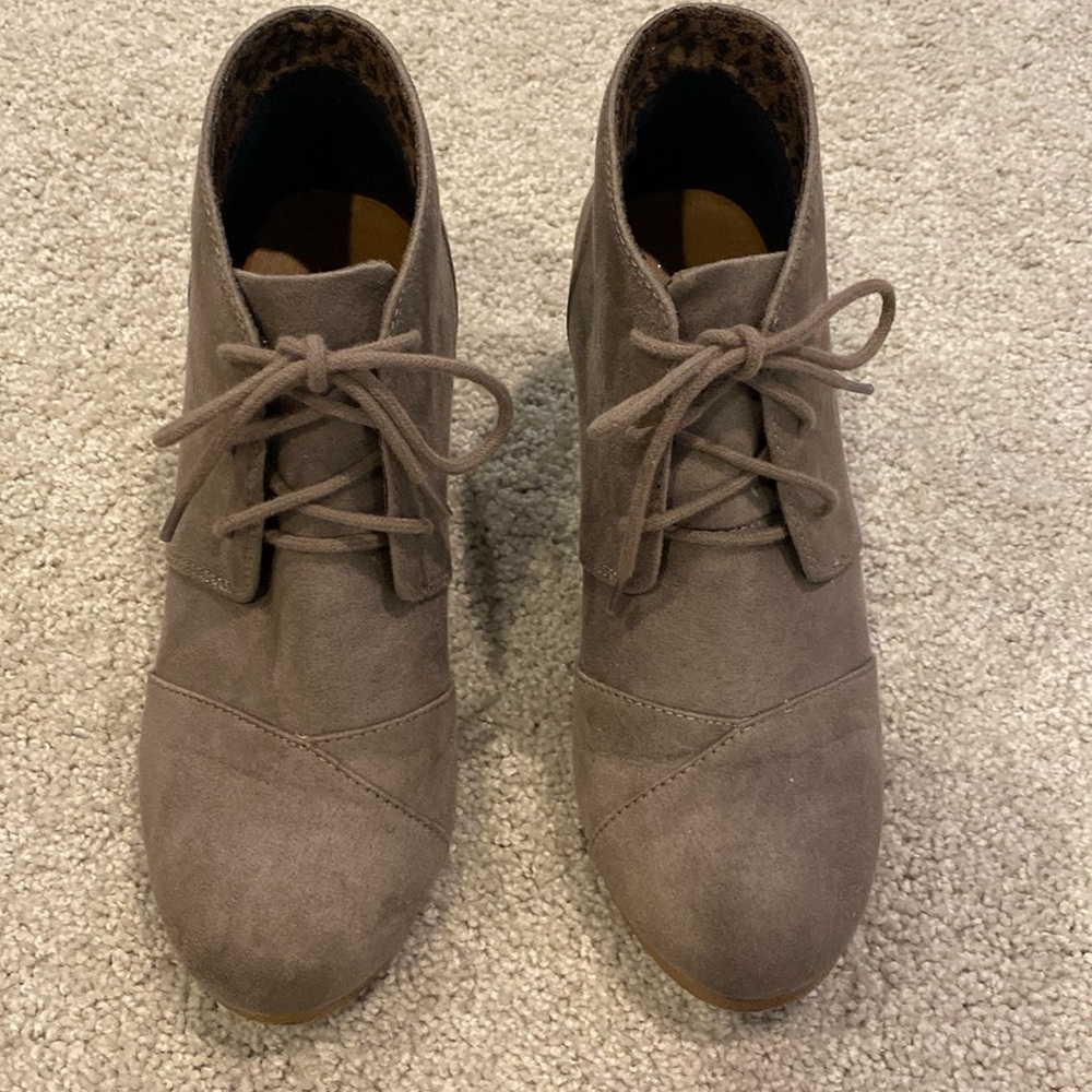 Unr8ed brown women’s booties 8